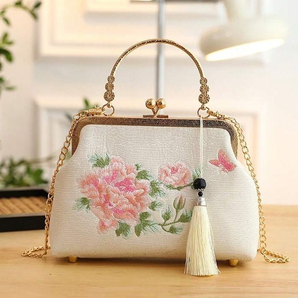Vintage Style Cream Floral Embroidered Clutch with Gold Accents - Picture 1 of 3